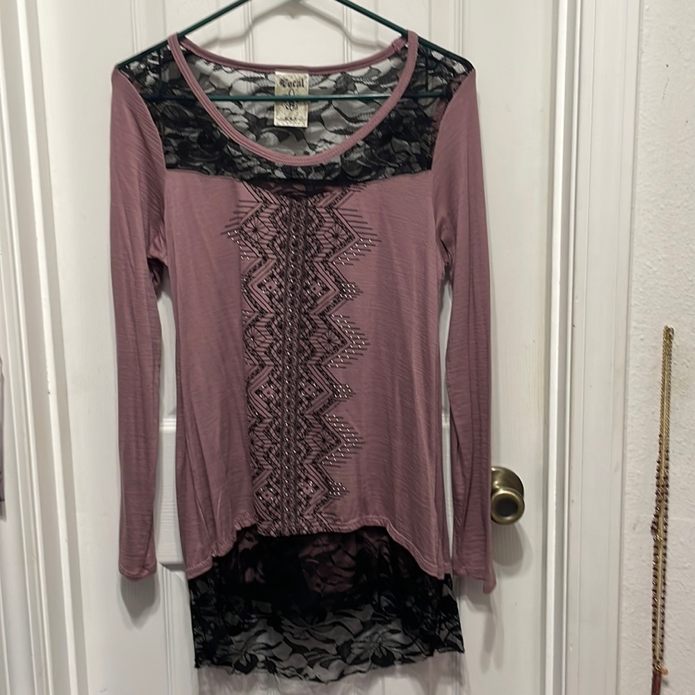 Vocal- Size S Tshirt with black lace